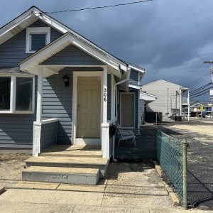 206-sherman-ave.two-bedroom-house (2)