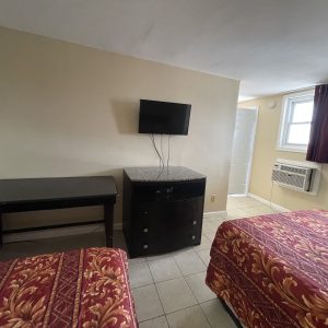 six-person-suite (3)