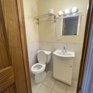 six-person-suite (7)